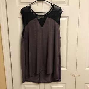 Sleeveless shirt